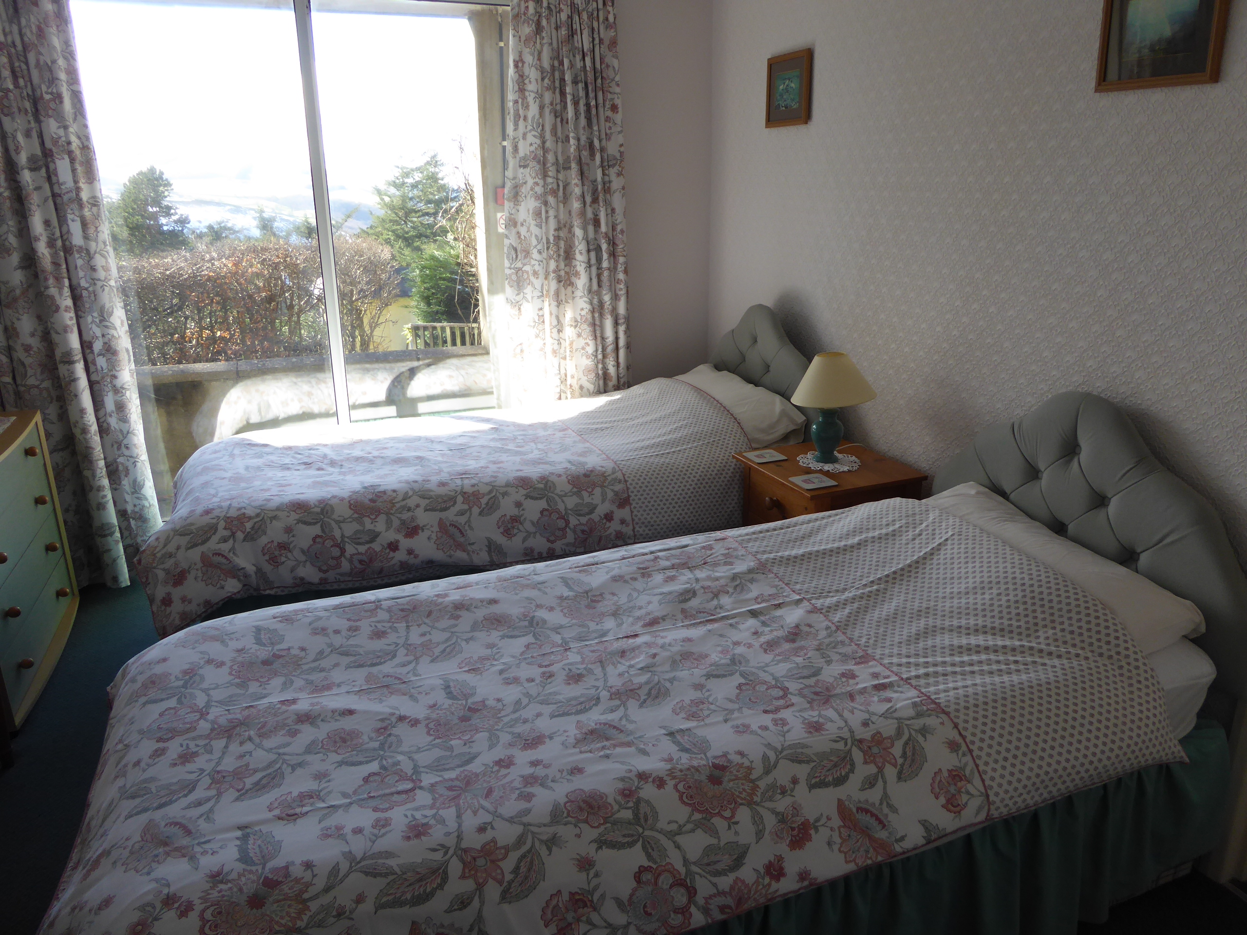 Conwy twin bedroom