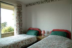 Beaumaris holiday cottage twin bedroom